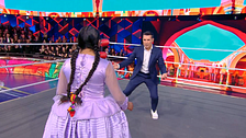 Jesús Vázquez se enfrenta a unas luchadoras cholitas encima del cuadrilátero: "Voy a por las cuatro"