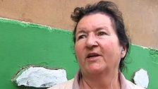 Vecinos tapian una casa con el okupa dentro: "Era insoportable dormir aquí"