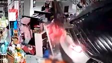 Imágenes impactantes de cómo actúa 'la mafia de las farmacias' de Murcia: "Dejaron las estanterías vacías en segundos"