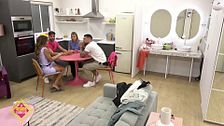 Los vecinos critican a Maica por victimizarse: “Se han hecho el vacío ellas solitas”