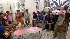 El chat vecinal pregunta: ¿Qué os parece que Bea sea la nueva "ama de llaves"? ¿Y la nueva vecina?