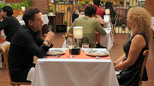 La divertida reacción de una soltera de 'First Dates' al encontrar lo que no busca: “Le quería más machote”