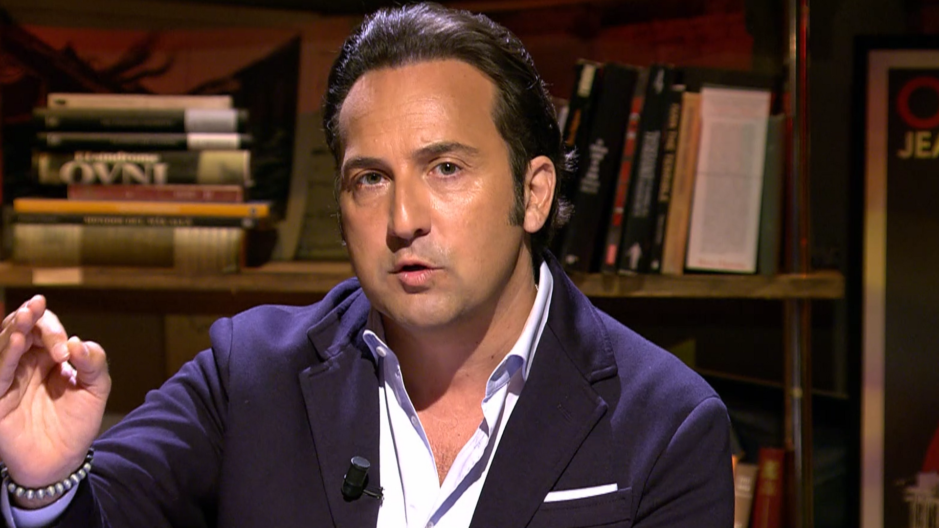 Cuarto Milenio: Iker Jiménez reflexiona sobre el bulo de la bomba lapa a  Pedro Sánchez: ''No es una equivocación, es muy extraño'' Video | Mediaset  Infinity