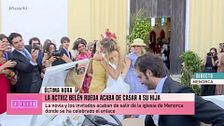 El abrazo de Belén Rueda a su hija tras salir de la iglesia