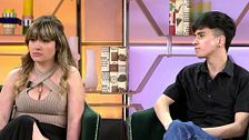 La inesperada reacción de una joven al enterarse en directo de que su exnovio la quiso dejar por su mejor amigo: "No me lo imaginaba"