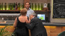 Un soltero octogenario de ‘First Dates’ le da un mordisco a su cita nada más conocerla y deja a Matías sin palabras