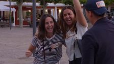 La tremenda ilusión de dos hermanas que han concursando juntas en 'Lo sabe, no lo sabe' al conquistar su bote