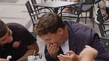 Xuso Jones sufre un inesperado percance durante la grabación de 'Lo sabe, no lo sabe': "¡Se me ha roto el diente!"