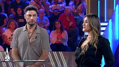 Laura Cuevas y Carlos Calderón firman los papeles del divorcio en directo: "Vaya peso me he quitado de encima"