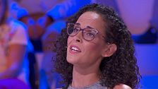 Una concursante enmudece a todo el plató de 'Agárrate al sillón' cantando el gran éxito 'Aprendiz': "Me apasiona"