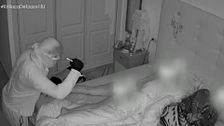 Un ladrón, pillado mientras mira hasta en 8 ocasiones las partes íntimas de su víctima: las sorprendentes imágenes