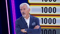 Carlos Sobera reacciona al razonamiento de la concursante en una pregunta sobre él: “Me estáis dando la noche”