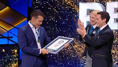Jesús Vázquez llora al recibir su propio Récord Guinness: "No me lo esperaba, no puedo hablar"