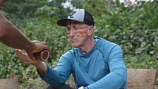 El ritual de protección de los Sápara para Kike Calleja