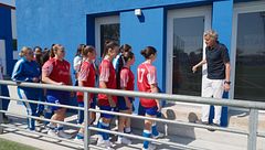 El emocionante momento del equipo femenino de Suances al descubrir sus nuevas instalaciones: "Es increíble"