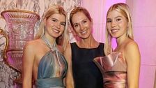 Exclusiva | Miranda Rijnsburger, junto a sus hijas en una gala benéfica en Marbella: "Hizo una generosa donación"