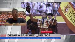 El torero Manuel Escribano, tras ondear una bandera con un mensaje contra Sánchez: "No me di cuenta"