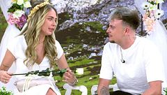 Sorprende a su pareja pidiéndole matrimonio en un emotivo reencuentro: “Te quiero y deseo estar siempre a tu lado”