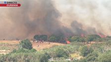 Las impactantes imágenes de un pueblo de Ourense a punto de ser devorado por las llamas: "Por mucho que evacuen la gente no se va a ir"