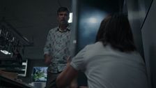 Julie es atacada por su amigo Son: “Llevas mucho tiempo fuera del negocio"