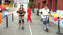 Las hermanas virales de TikTok tras hacer una carrera de patinetes vuelven a competir en 'El diario de verano'