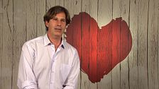 Un soltero de 'First Dates' confiesa por qué acude al programa pese a seguir enamorado de su exmujer: "Creo en el poliamor"