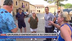 La fuerte discusión en directo entre los dueños de un bar y los vecinos del pueblo: "¡Queréis joderme y que cierre!"