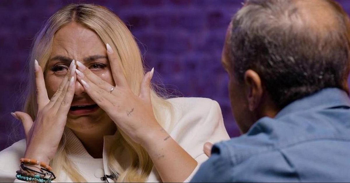 ¡De viernes!: Rocío Flores habla de su sufrimiento como hija: "Si ahora me apuñalas, no siento nada" Video | Mediaset Infinity