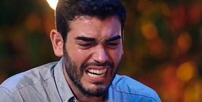 Adrián se desespera al ver las imágenes de Naomi y Napoli en 'La isla de las tentaciones 6' y Sandra Barneda intenta tranquilizarle: "Sé que es difícil"