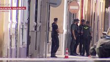 'En boca de todos' presencia en directo como la Guardia Civil entra al edificio de un hombre atrincherado con una escopeta