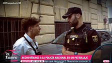 'El tiempo justo' se adentra en un patrullaje de la Policía Nacional y presencia un altercado en el barrio de Lavapiés