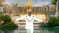 El espectacular regreso de Jorge Javier Vázquez a 'Supervivientes All Stars': un look de blanco y gafas azules