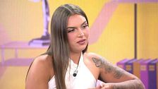 La brutal lección de una joven que reconoce que liga "en oculto" porque no es "normativa": "Los hombres me dicen que no diga nada"