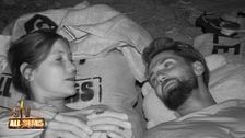 El tonteo es real: así ha sido el acercamiento entre Miri Pérez-Cabrero y Alejandro Albalá a la luz de la luna en 'Supervivientes All Stars'