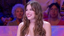 Una concursante revela en 'Agárrate al sillón' que tuvo algo con un familiar de una cantante muy famosa: "Estuve con su sobrino"