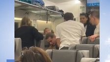 Las imágenes de Marc y Carlos, los héroes de un tren tras enfrentarse a un acosador: "Dijo que nos iba a apuñalar a todos"