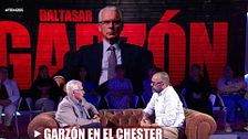 El juez Baltasar Garzón se sienta en el Chester de 'Todo es mentira': ''España va bien económicamente, políticamente, no tanto''