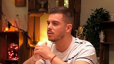 Un soltero pone una condición imprescindible para tener una pareja en 'First Dates': "Lo exijo"