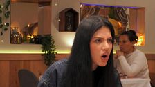 La tajante reacción de una soltera de 'First Dates' al saber cuál es la red flag de su cita: "No puedo con la gente así"