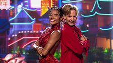 Nona Sobo y Max Stryjski bailan jive