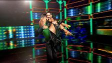 Iago García e Inés Miñana bailan samba