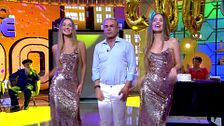 Twin Melody enseñan un viral baile a Jorge Javier Vázquez para celebrar los 300 programas de 'El diario de Jorge': así ha sido el momentazo