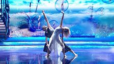 Nerea Rodríguez y Genís Betrian bailan contemporáneo