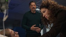 Matías se reencuentra con la madre de Laura en el hospital tras su accidente