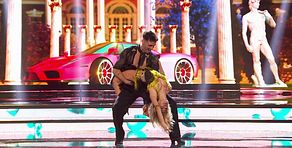 Nerea Rodríguez y Genis Betrian bailan samba