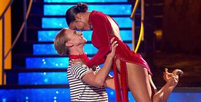 Nona Sobo y Max Stryjski bailan tango argentino