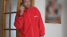 El asesino de Villaverde, captado por una cámara tras matar a su pareja de 21 años: "No sé dónde tirarlo"