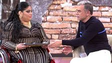 La historia de superación de Sara: la silla de ruedas no le ha impedido desfilar como modelo y cumplir su sueño