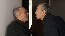Gabi acude a casa de José Coronado ante su última idea descabellada y termina siendo despedido por el actor