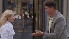 Una mujer aborda inesperadamente a Xuso Jones y se convierte en concursante de 'Lo sabe, no lo sabe': "Yo a ti te conozco"